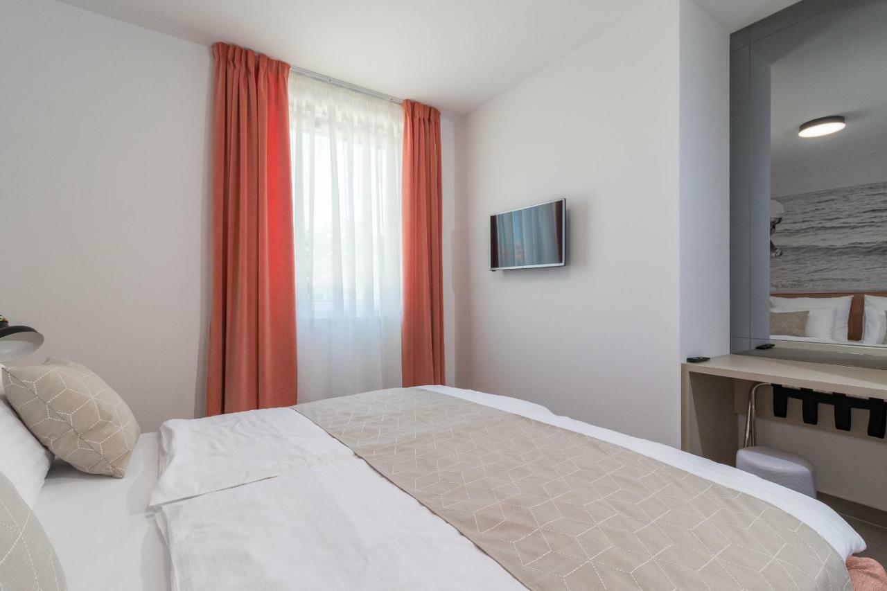Luxury Apartments Magali 2 Rovigno Esterno foto