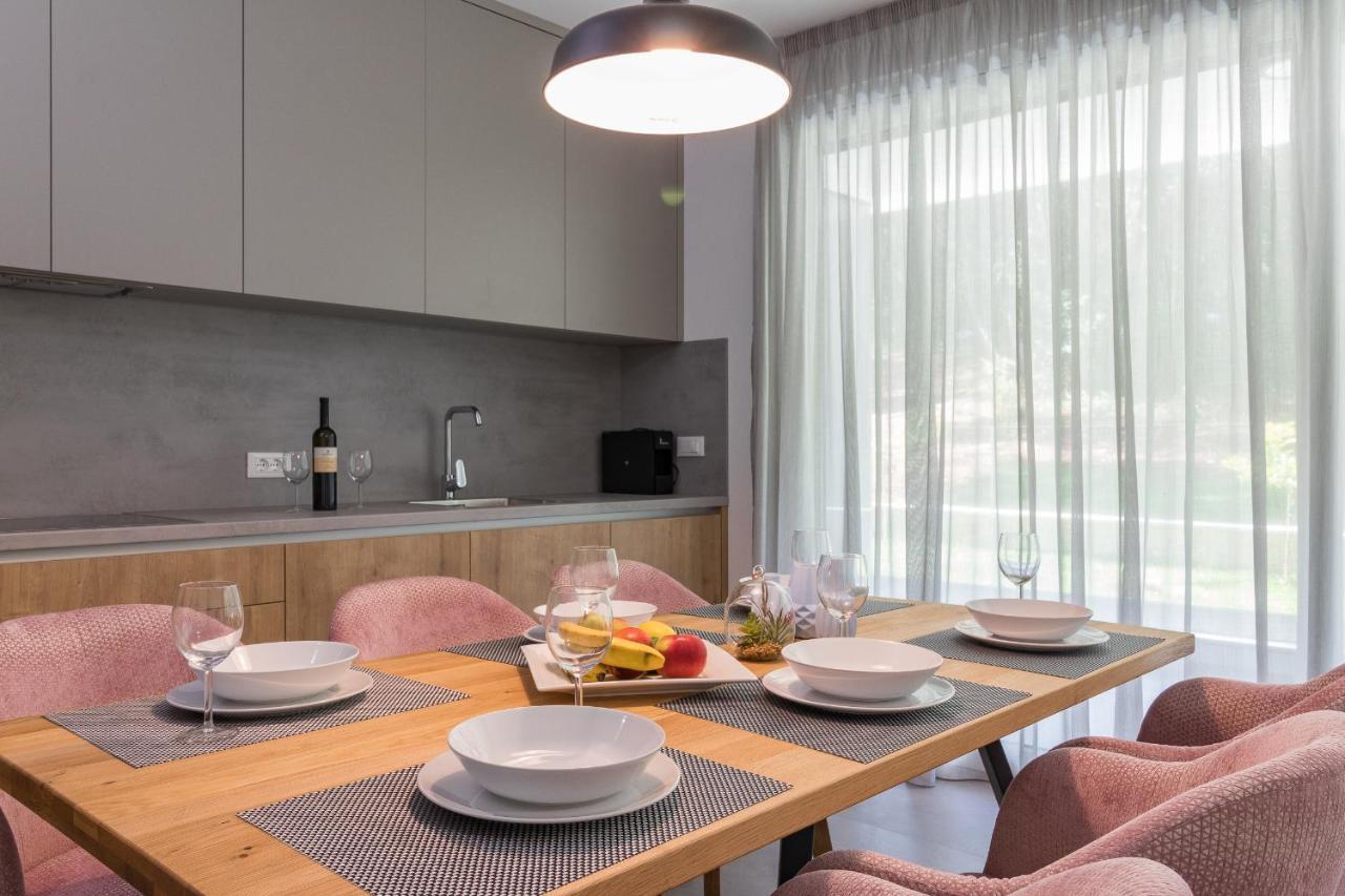 Luxury Apartments Magali 2 Rovigno Esterno foto